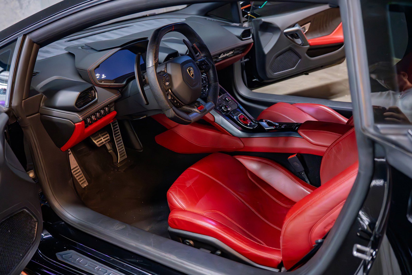 Used 2015 Lamborghini Huracan LP 610-4 image 8