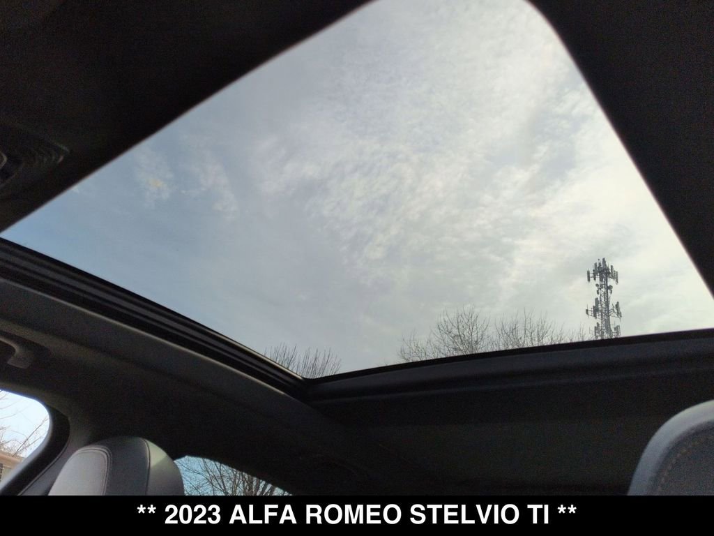Used 2023 Alfa Romeo Stelvio Ti AWD/4WD image 2