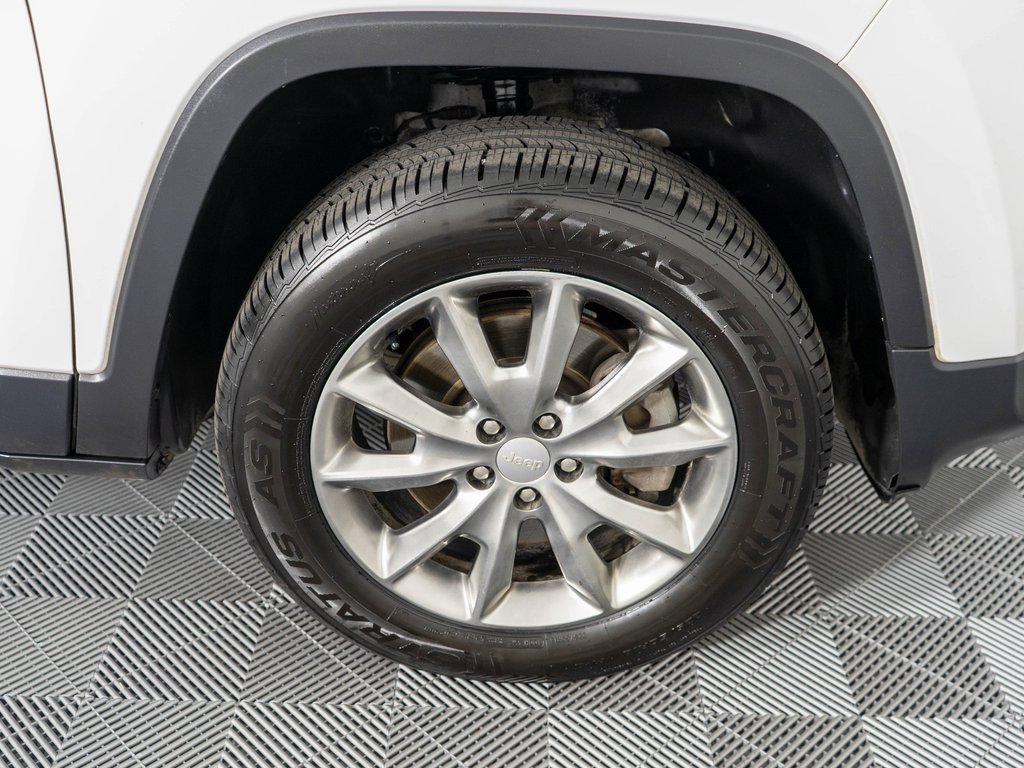 Used 2018 Jeep Cherokee Limited image 33