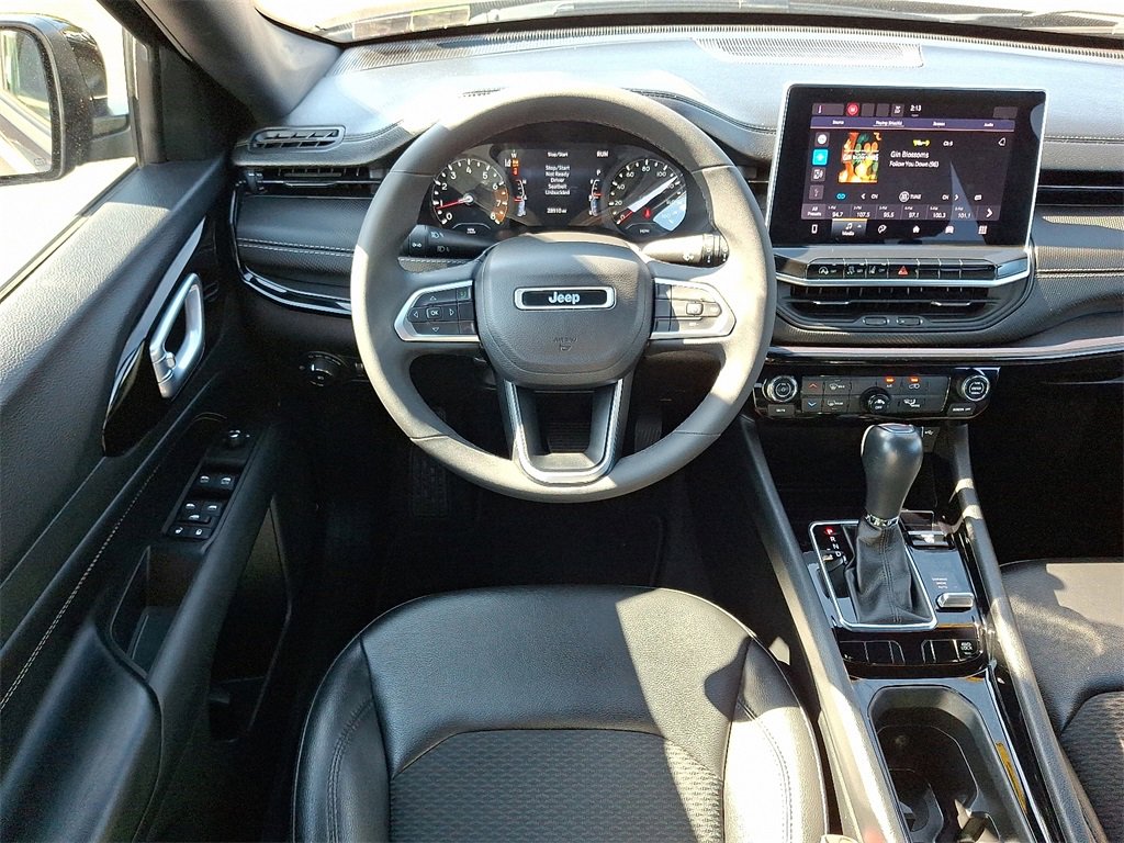 Certified 2022 Jeep Compass Altitude image 11