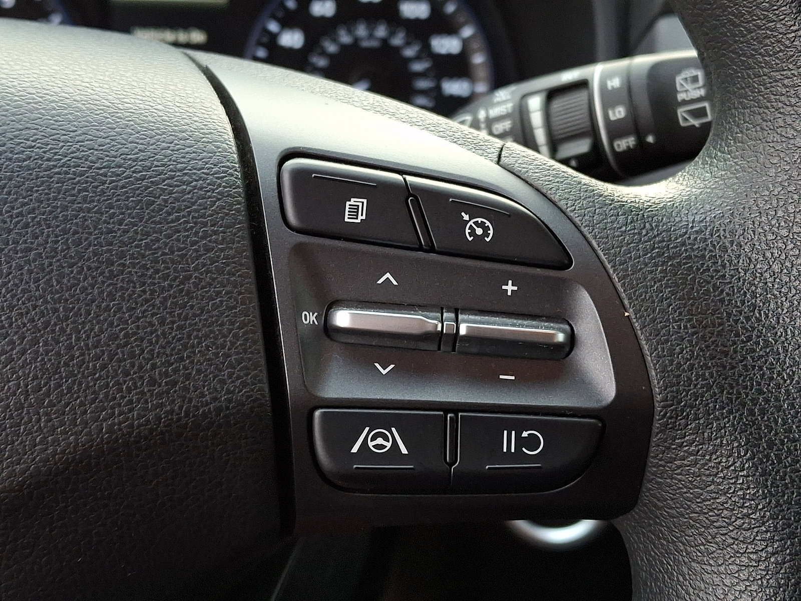 Certified 2022 Hyundai Kona SEL w/ Cargo Package AWD/4WD image 23