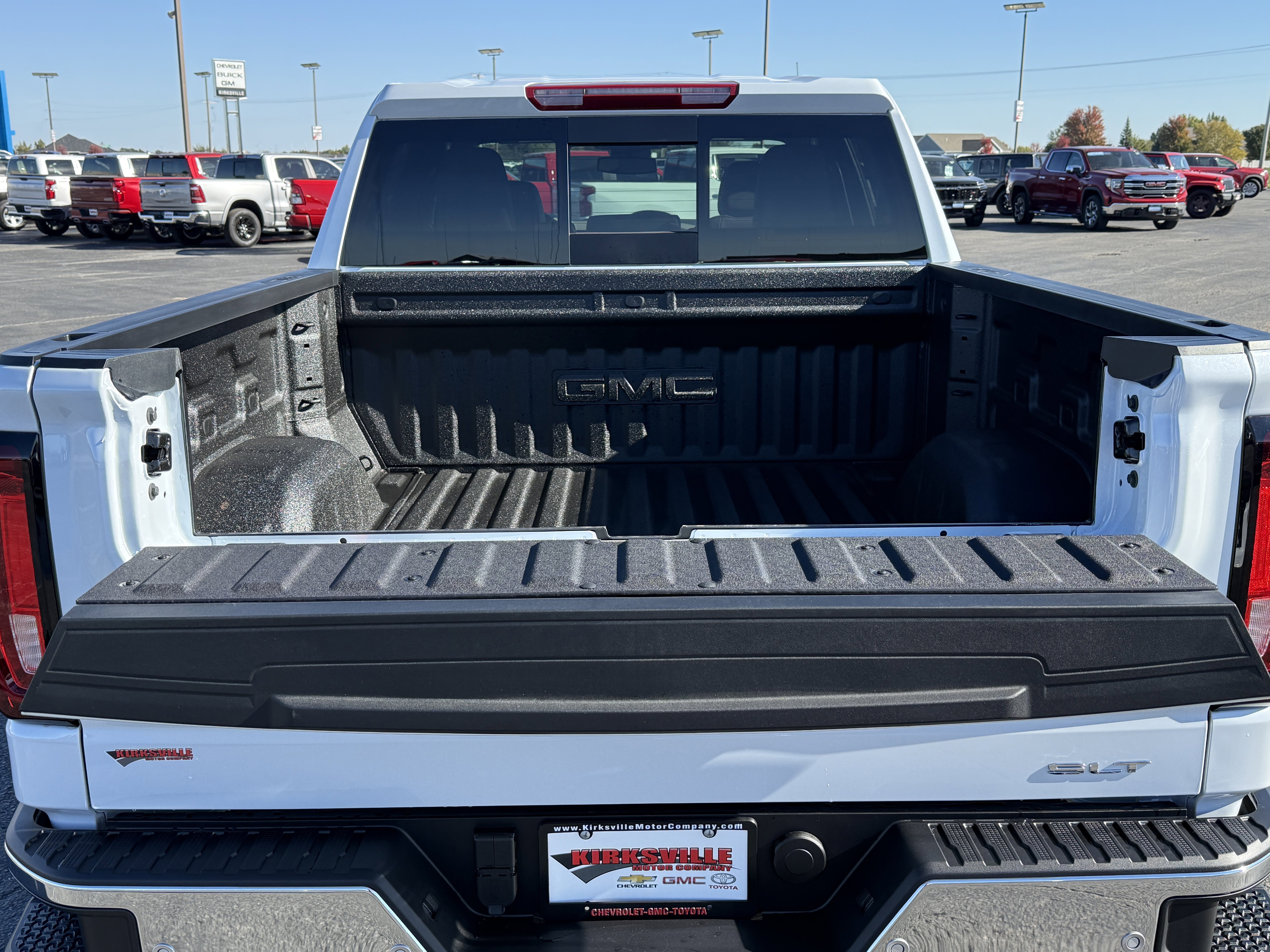 New 2026 GMC Sierra 1500 SLT w/ SLT Premium Plus Package image 10