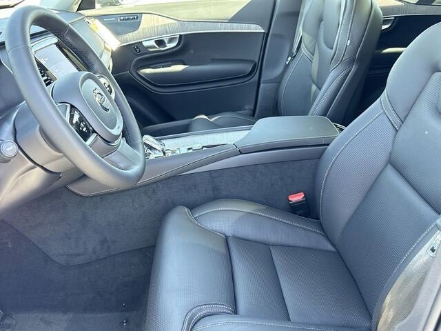 New 2024 Volvo XC90 B6 Ultimate w/ Protection Package Premier image 20