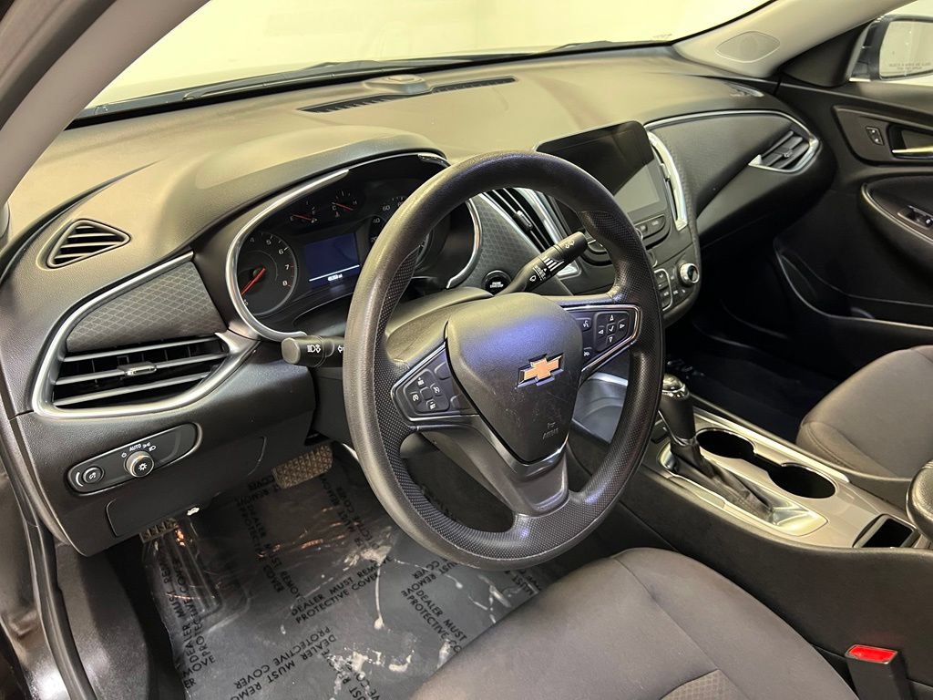Used 2020 Chevrolet Malibu LT FWD image 17
