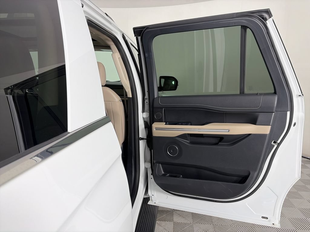 Used 2024 Ford Expedition Max Limited AWD/4WD image 29