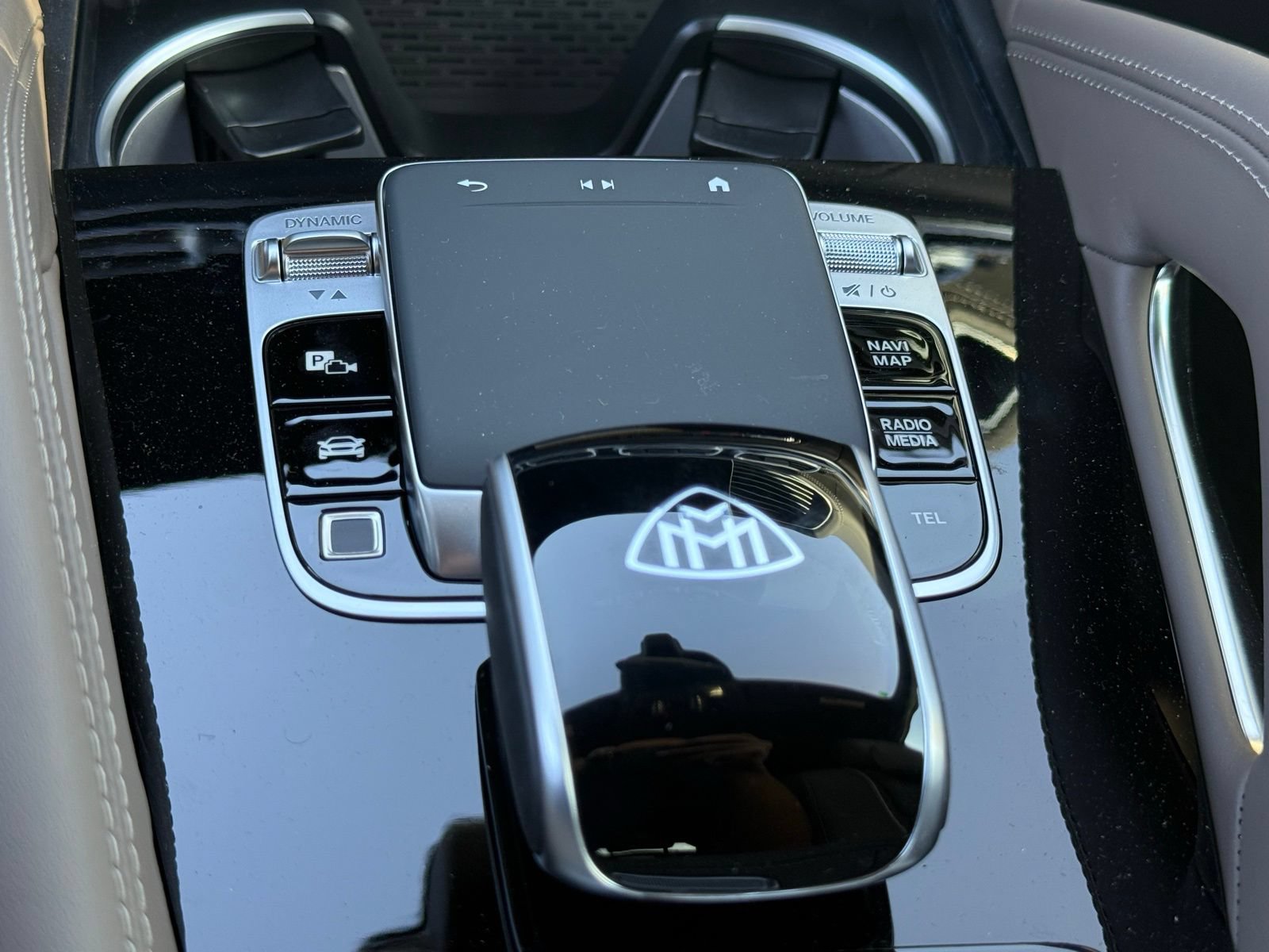 New 2026 Mercedes-Benz Maybach GLS 600 4MATIC image 23
