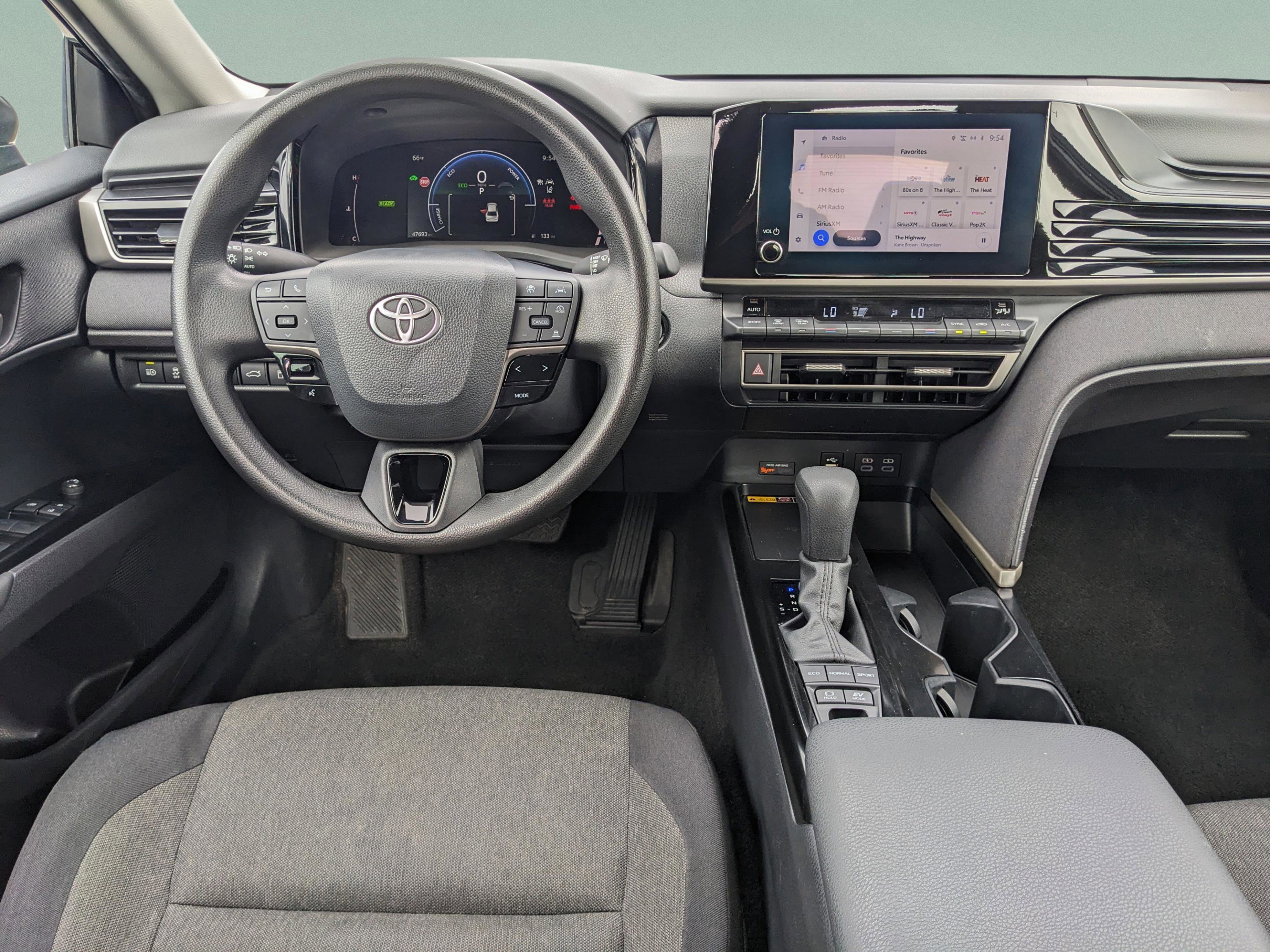 Used 2025 Toyota Camry LE image 20