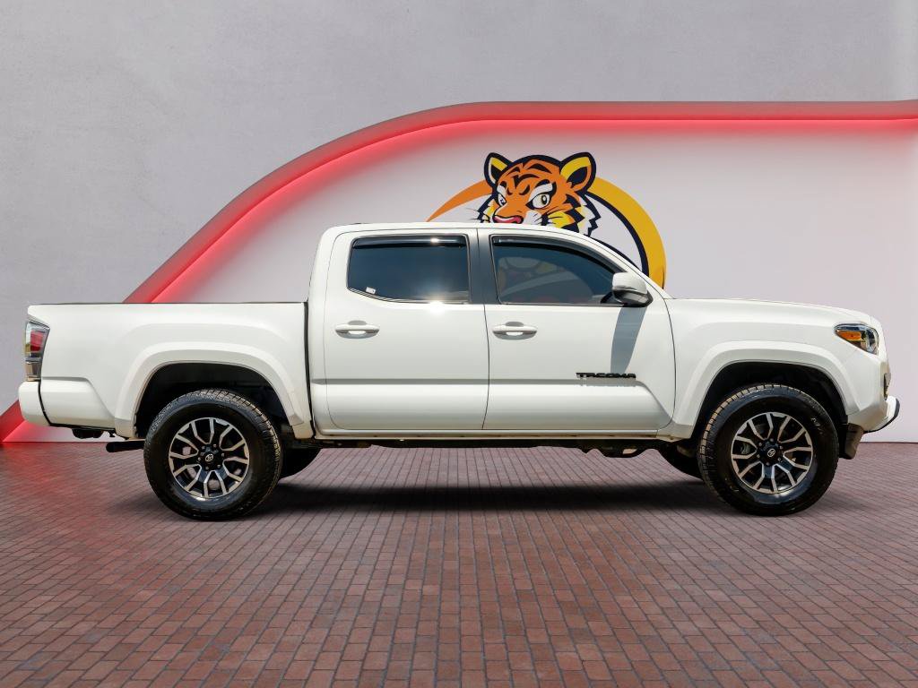 Used 2020 Toyota Tacoma TRD Sport w/ Technology Package AWD/4WD image 4