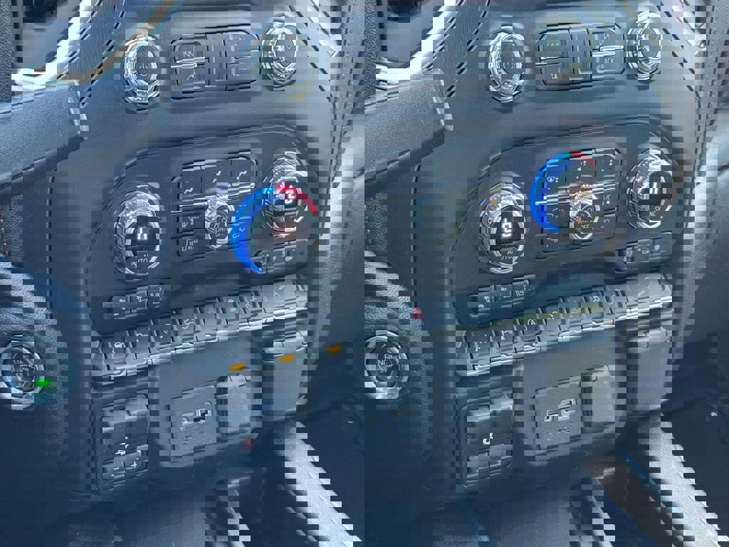 Used 2021 GMC Sierra 1500 AT4 w/ AT4 Value Package image 37