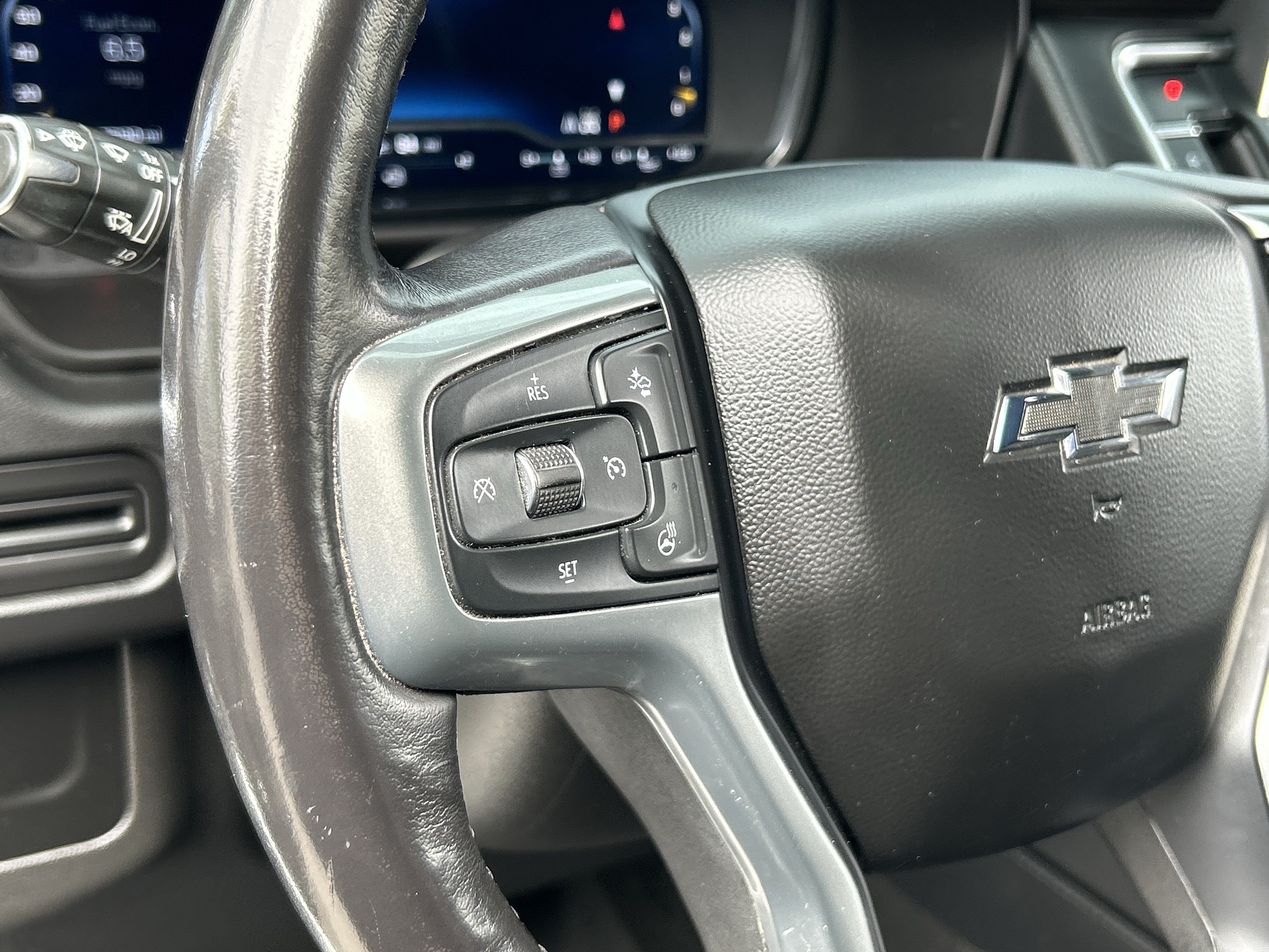 Used 2022 Chevrolet Tahoe Z71 w/ Luxury Package AWD/4WD image 29