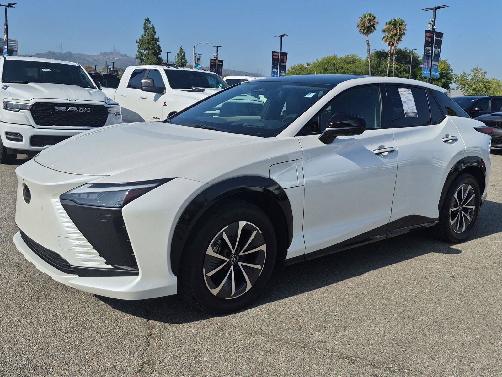 Used 2023 Lexus RZ 450e Premium w/ Technology Package AWD/4WD image 3
