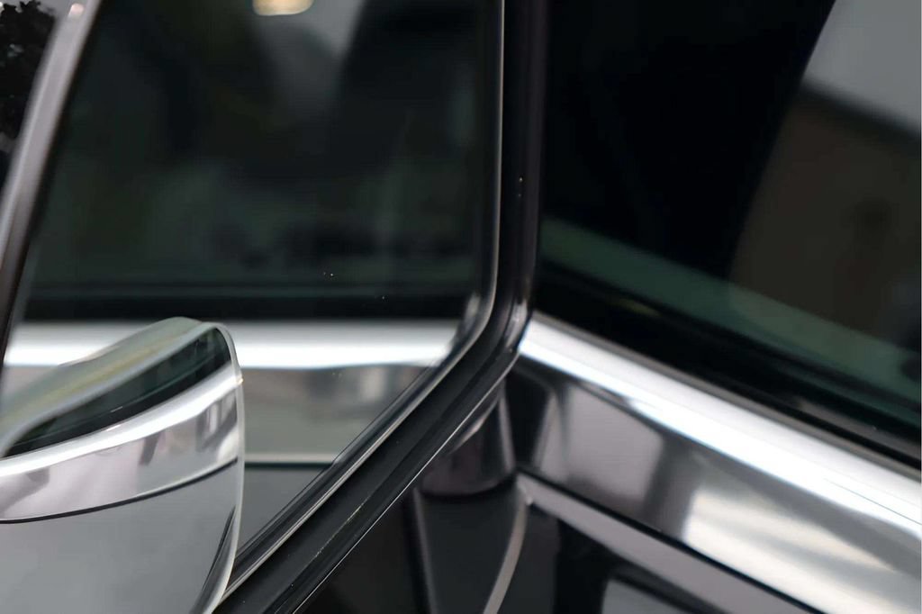 Used 2021 Rolls-Royce Wraith RWD image 19