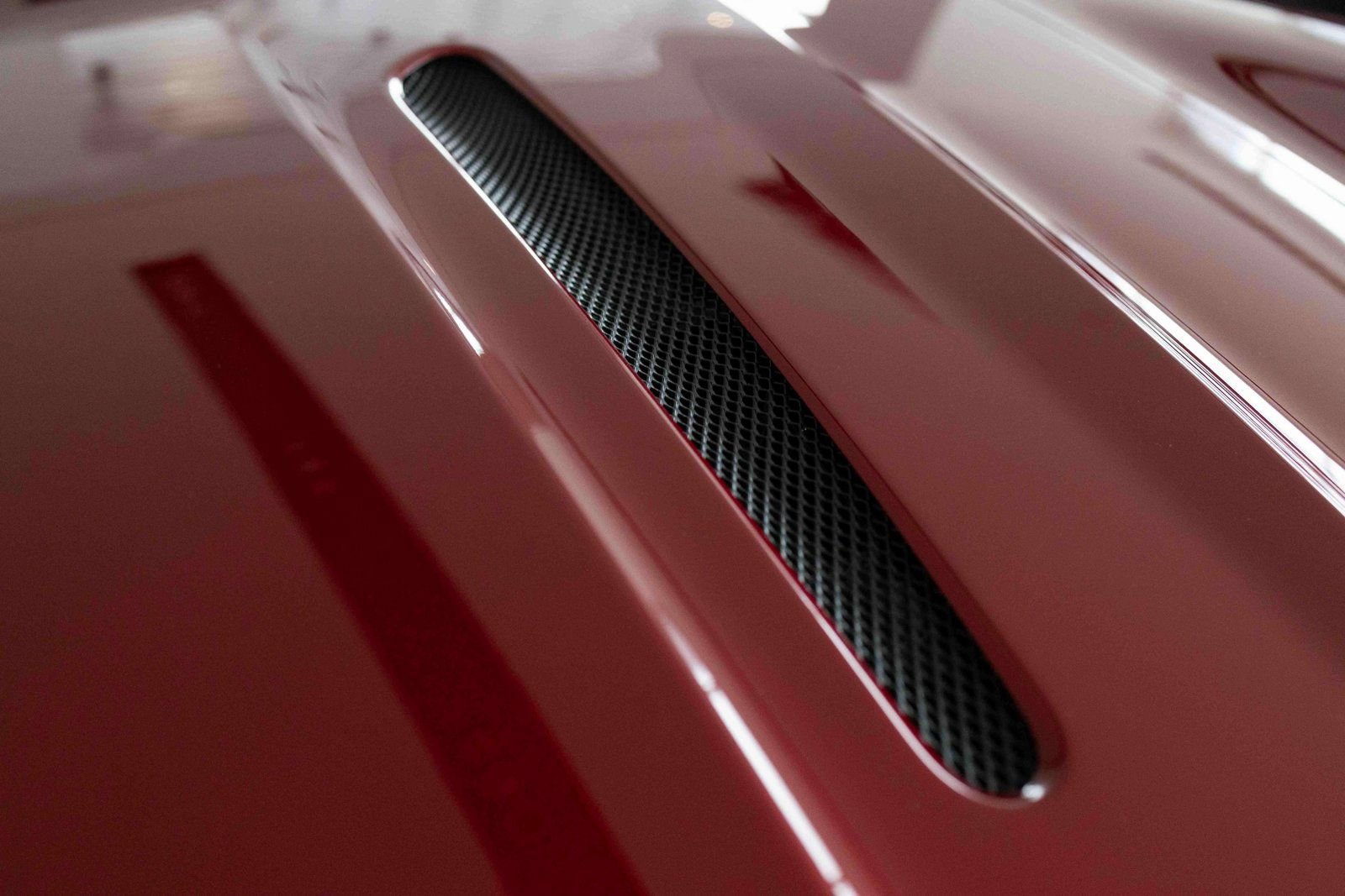 Used 2025 Aston Martin DB12 Convertible RWD image 45