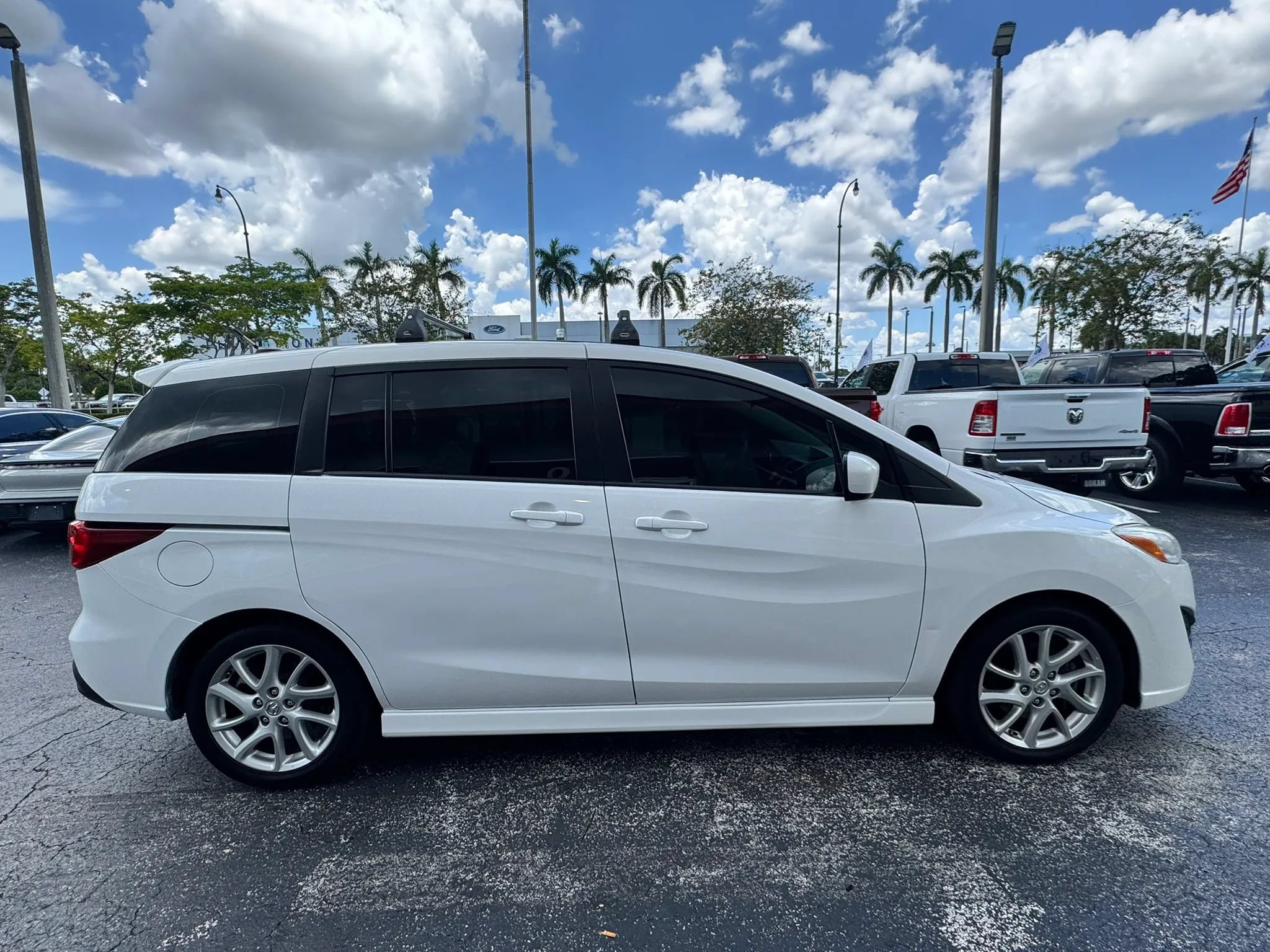 Used 2012 MAZDA MAZDA5 Grand Touring FWD image 9