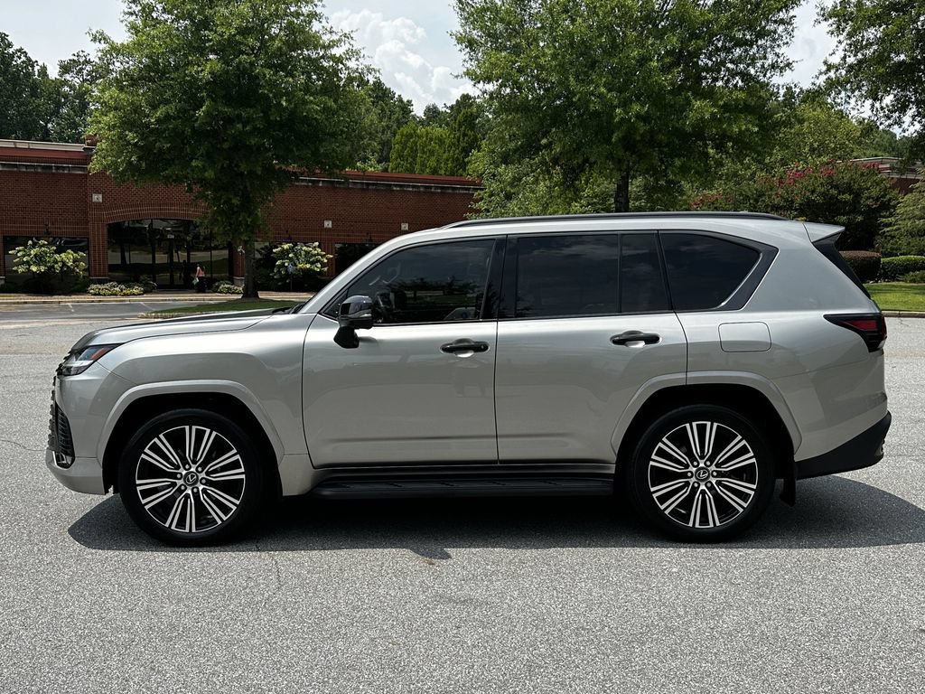 Used 2024 Lexus LX 600 4WD w/ Appearance Package image 5