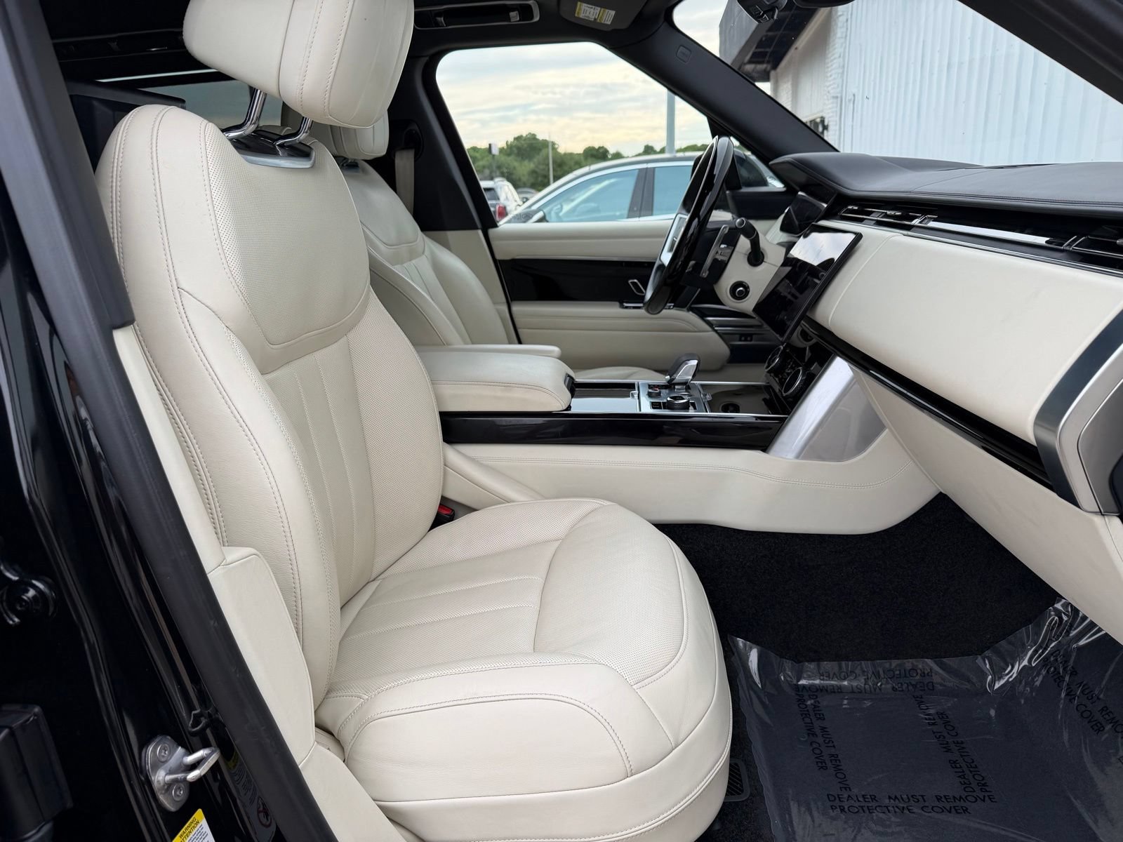 Used 2023 Land Rover Range Rover Long Wheelbase Autobiography AWD/4WD image 28