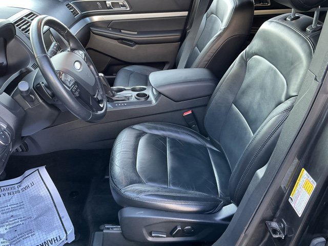 Used 2017 Ford Explorer XLT w/ Equipment Group 202A image 13