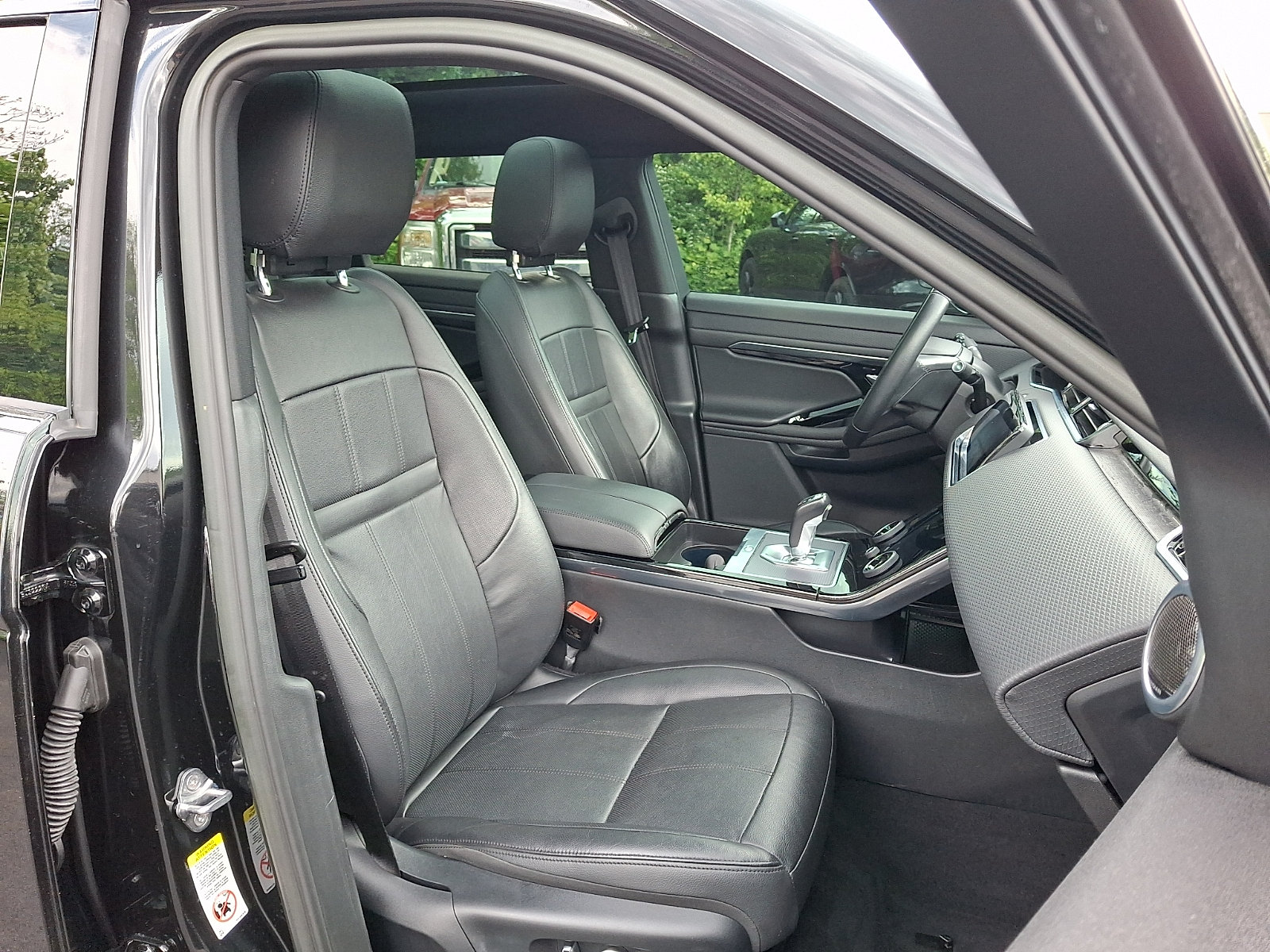 Used 2023 Land Rover Range Rover Evoque S AWD/4WD image 3