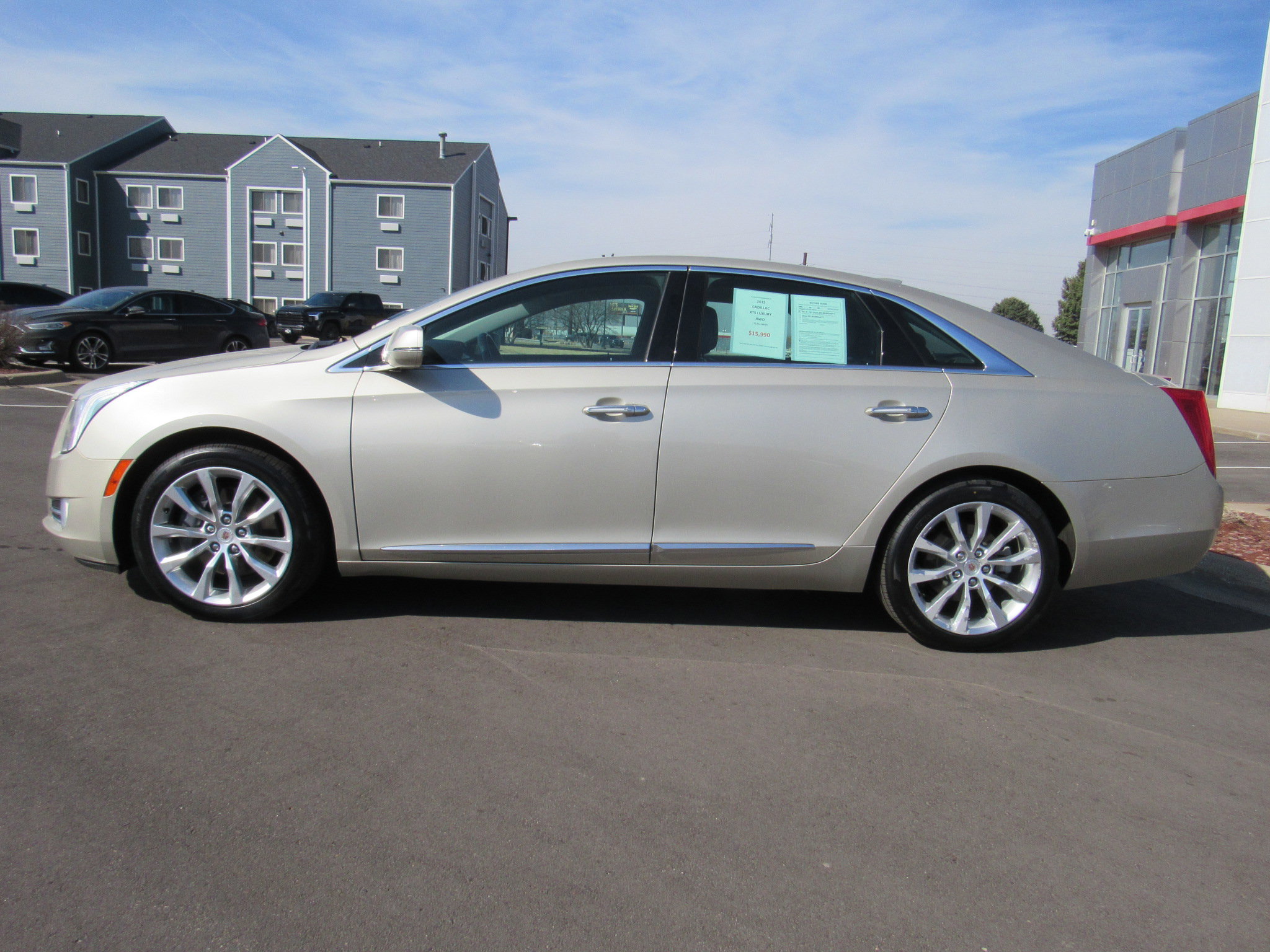 Used 2015 Cadillac XTS Luxury image 9