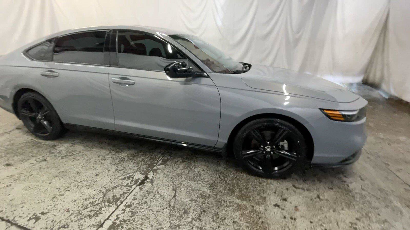 Used 2025 Honda Accord Sport image 4