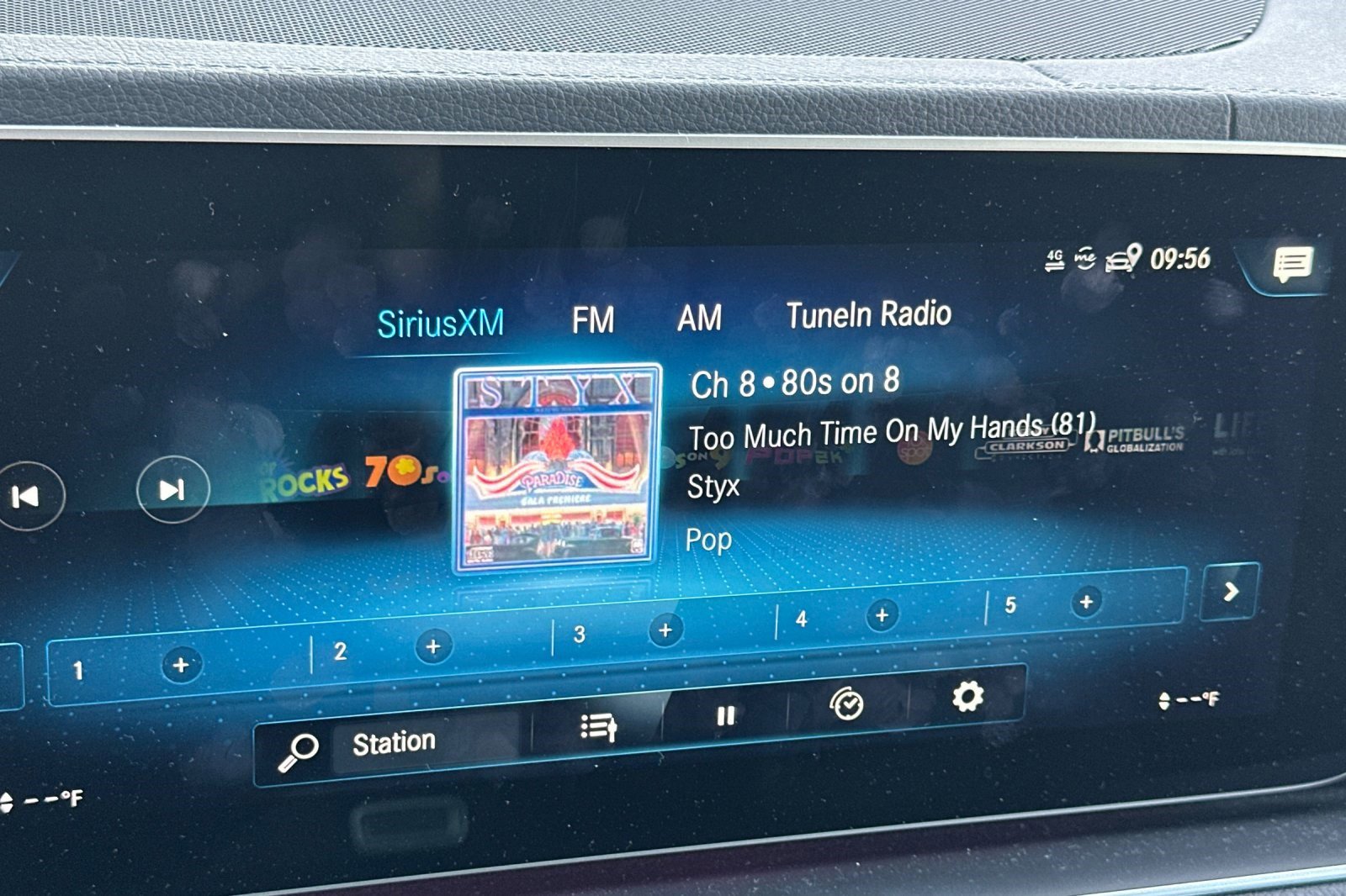 Used 2022 Mercedes-Benz GLS 450 4MATIC image 25