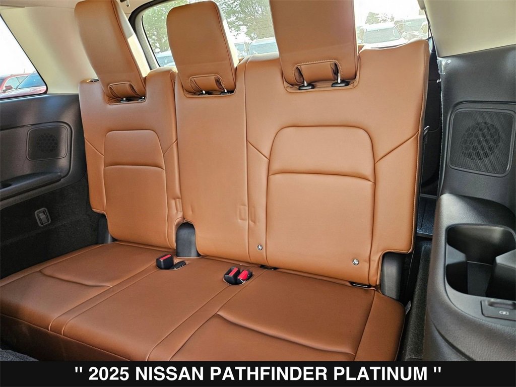 New 2025 Nissan Pathfinder Platinum image 18