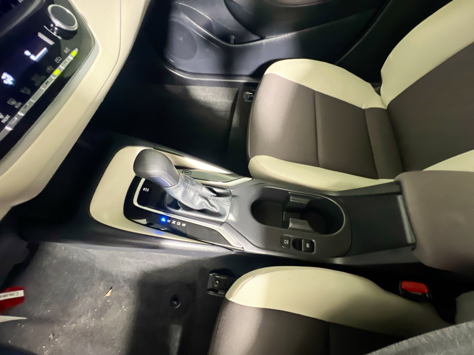 Used 2025 Toyota Corolla LE image 25