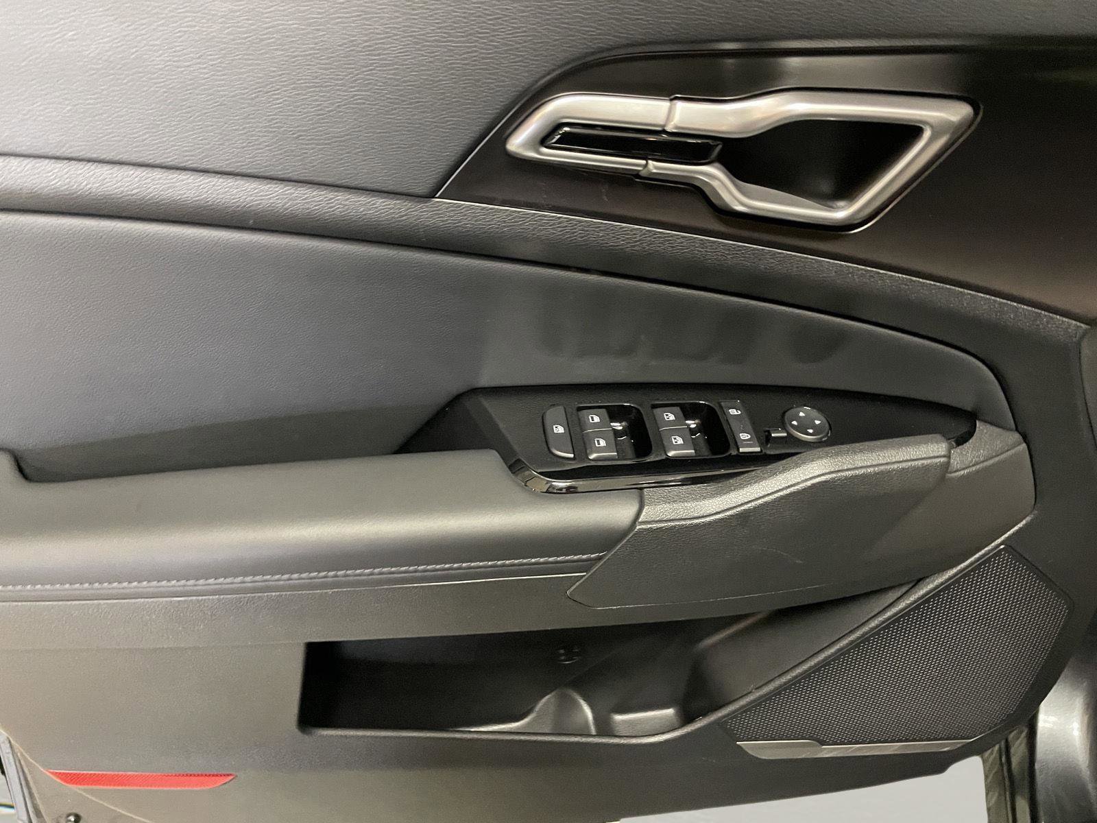 Used 2023 Kia Sportage EX image 22