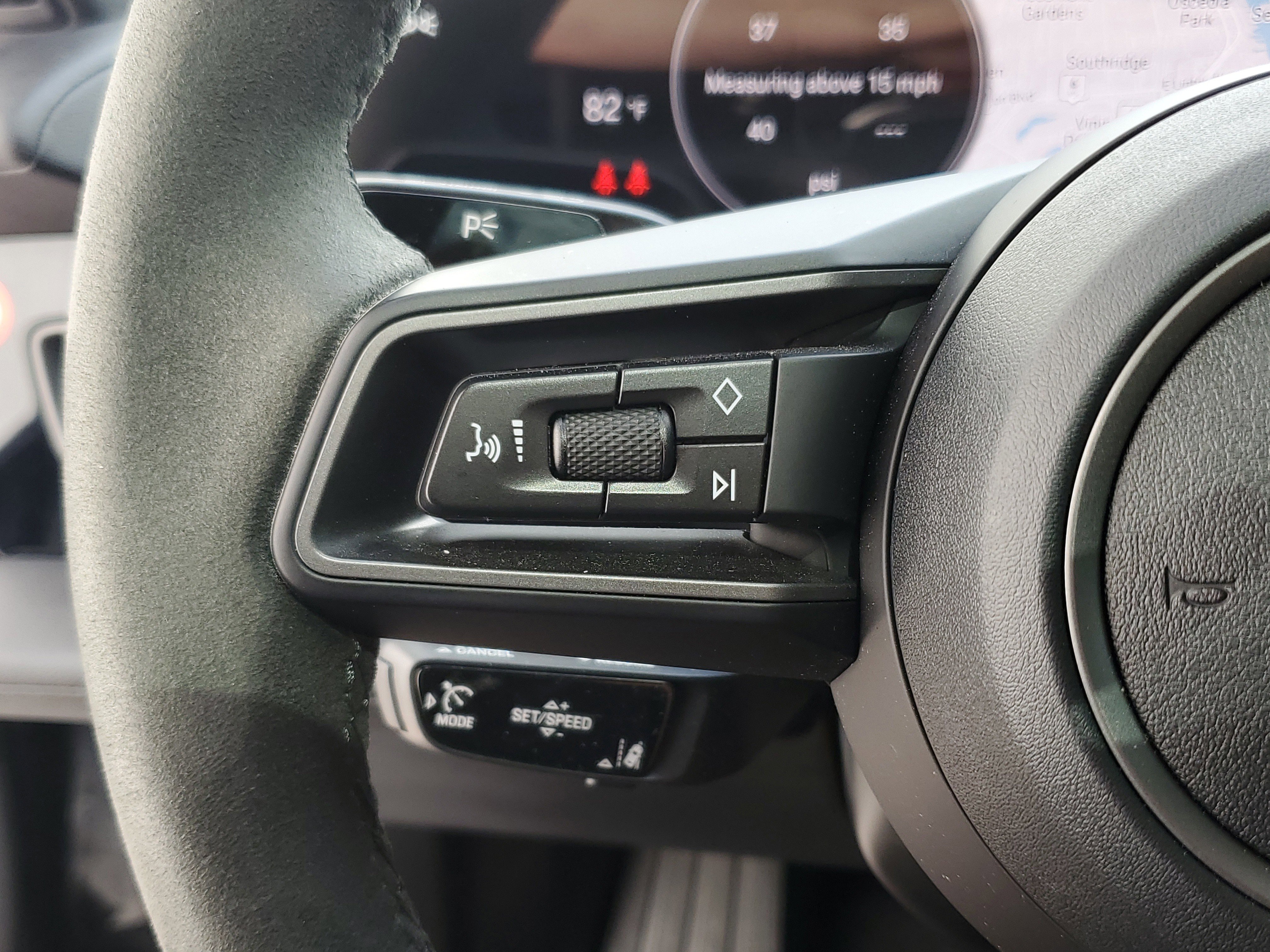 Used 2025 Porsche Taycan image 23