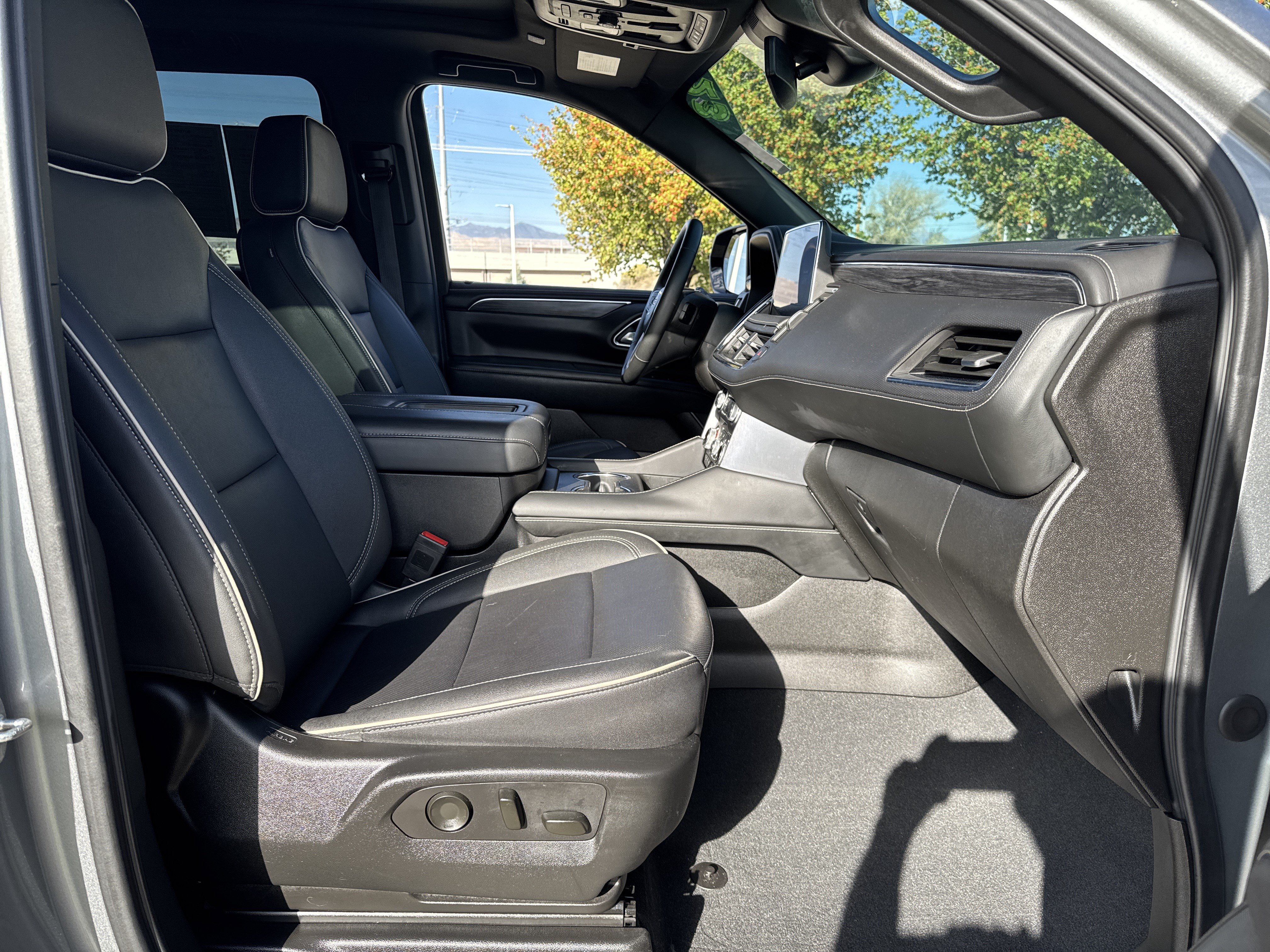 Used 2023 GMC Yukon XL SLT w/ SLT Premium Package AWD/4WD image 21