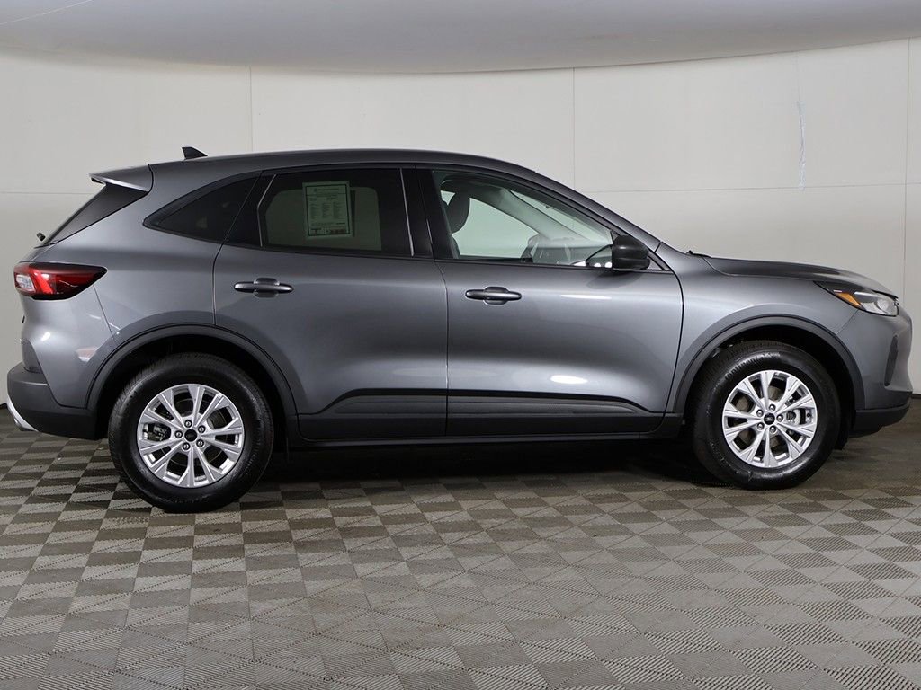 Used 2025 Ford Escape Active w/ Cold Weather Package AWD/4WD image 17