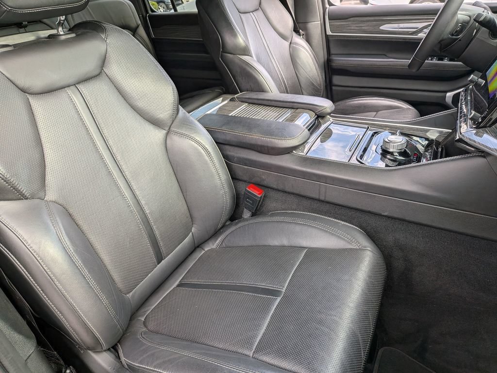 Used 2022 Jeep Wagoneer Series II AWD/4WD image 24