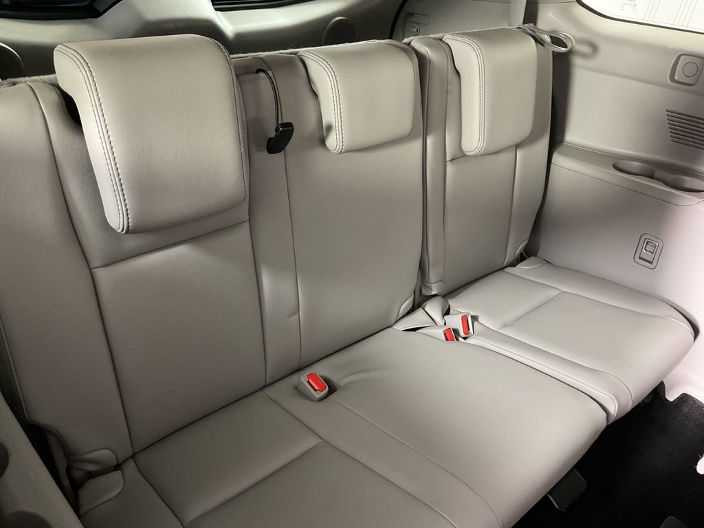 Used 2017 Toyota Highlander Limited AWD/4WD image 23