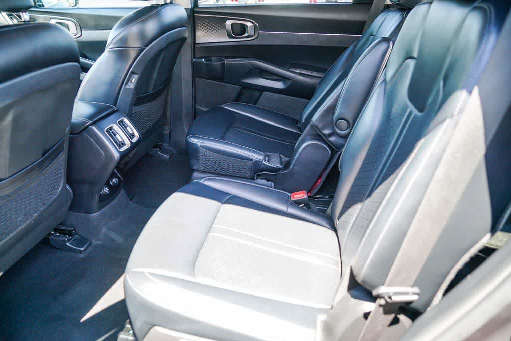 Certified 2023 Kia Sorento EX FWD image 25