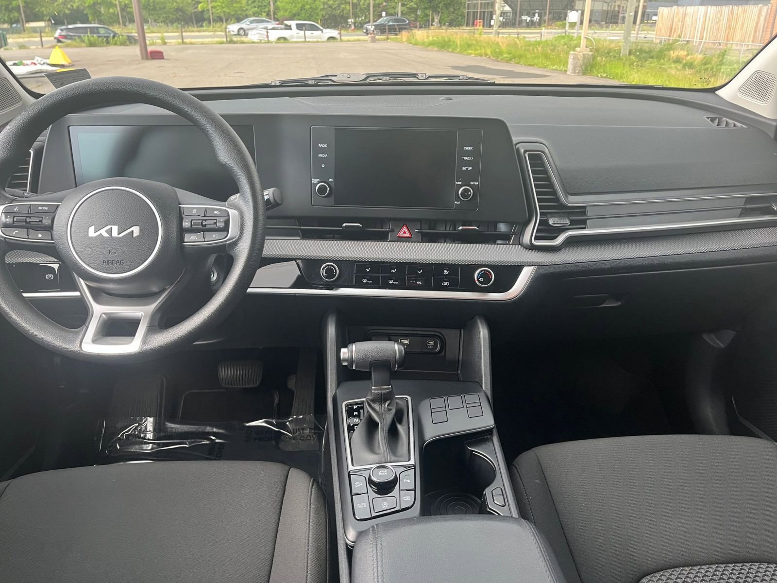 Used 2025 Kia Sportage LX FWD image 32