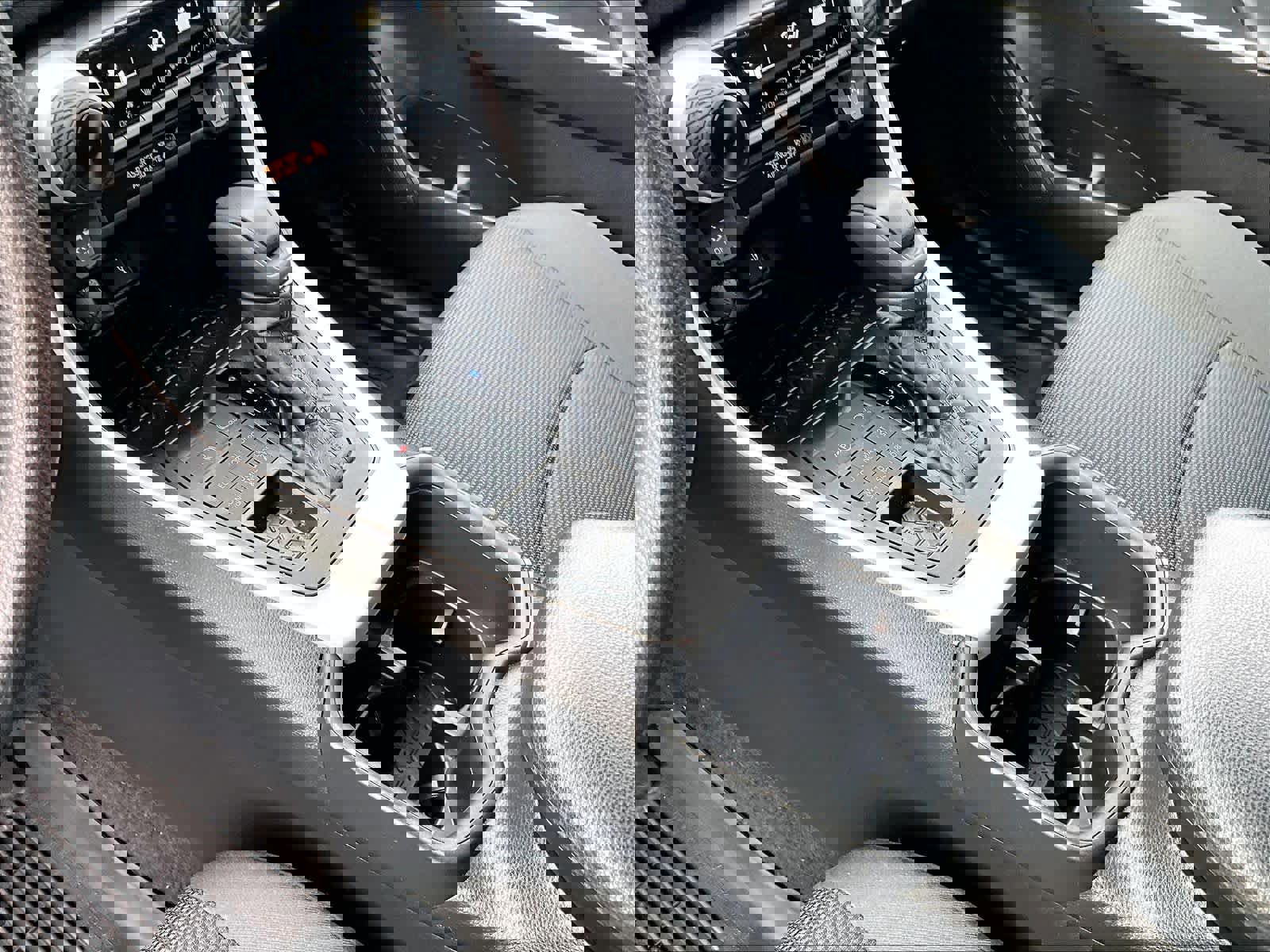 Used 2022 Toyota RAV4 LE image 20