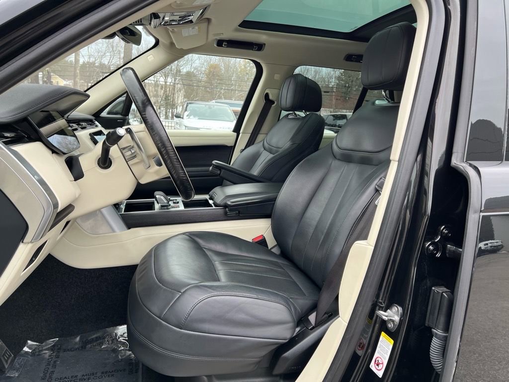 Used 2023 Land Rover Range Rover SE image 11