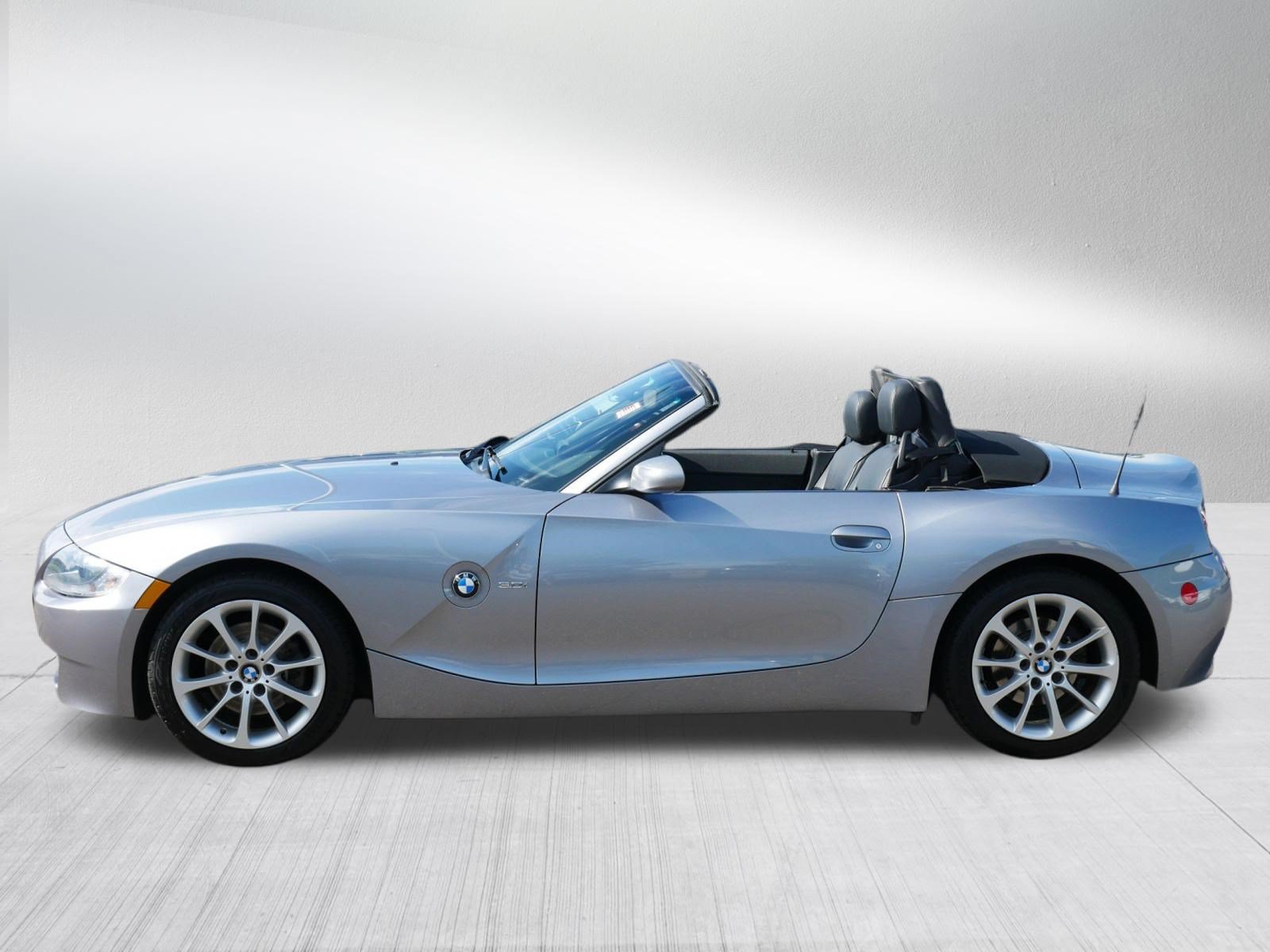 Used 2006 BMW Z4 3.0i RWD image 3