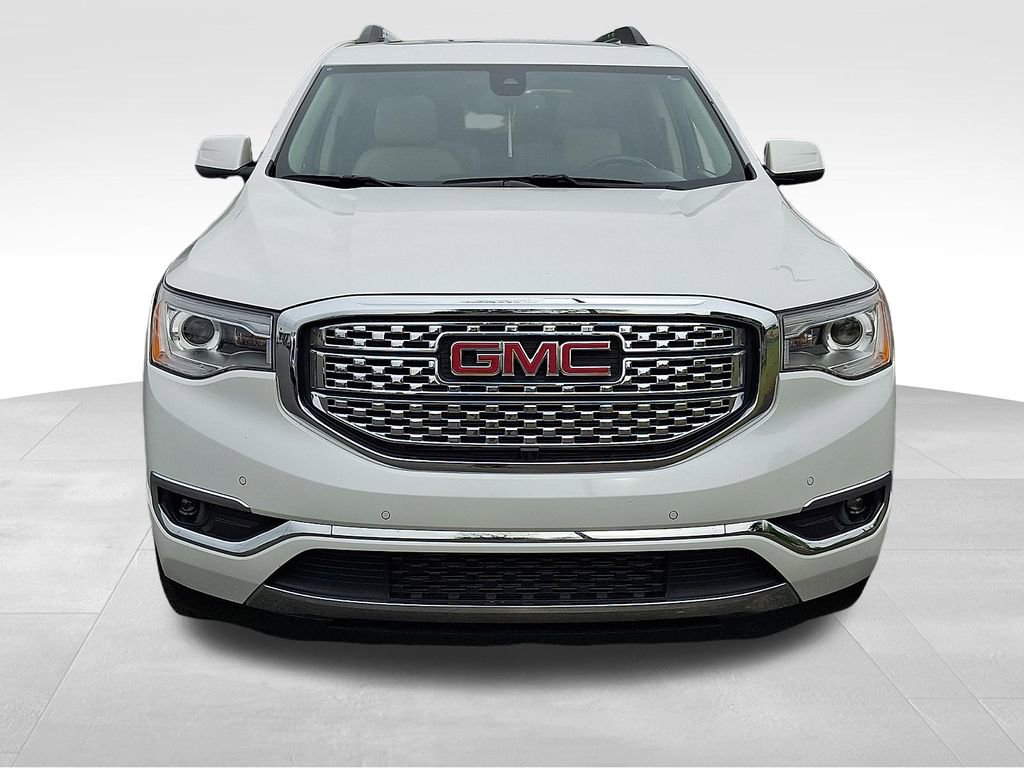 Used 2019 GMC Acadia Denali w/ Technology Package AWD/4WD image 2