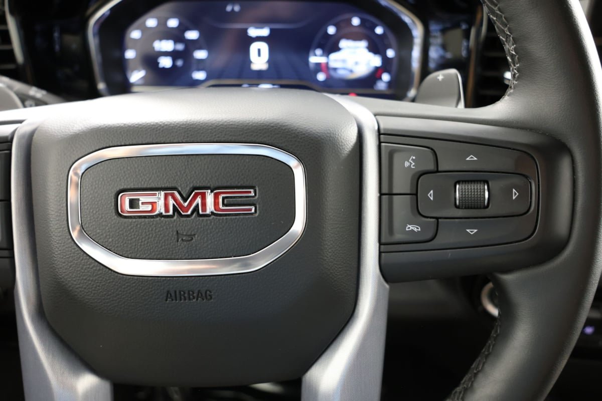 Used 2023 GMC Sierra 1500 SLT w/ SLT Premium Package AWD/4WD image 29