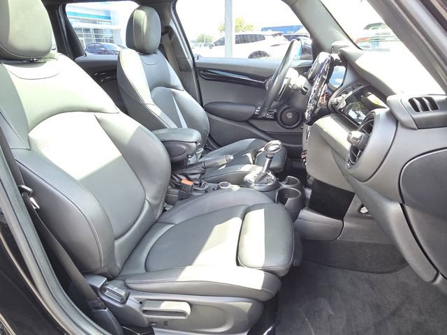 Used 2019 MINI Cooper S image 18