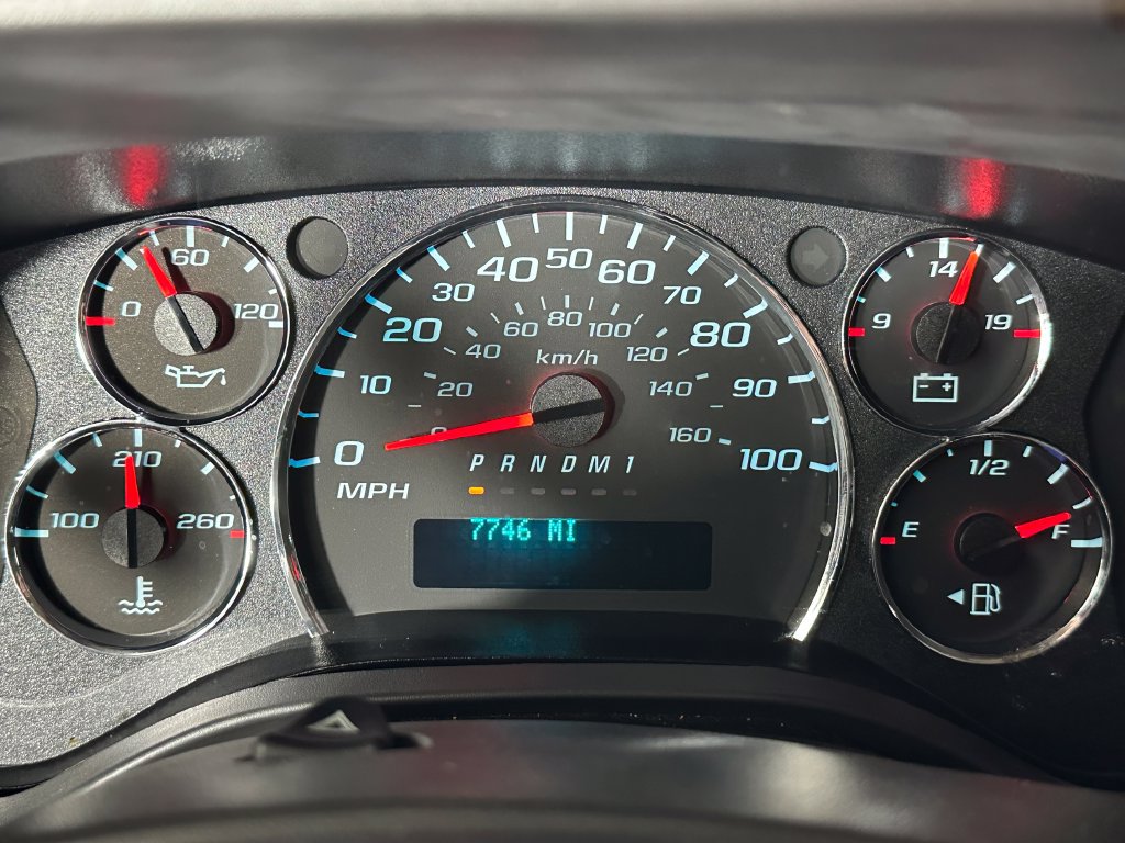 Used 2025 Chevrolet Express 2500 w/ Driver Convenience Package RWD image 13