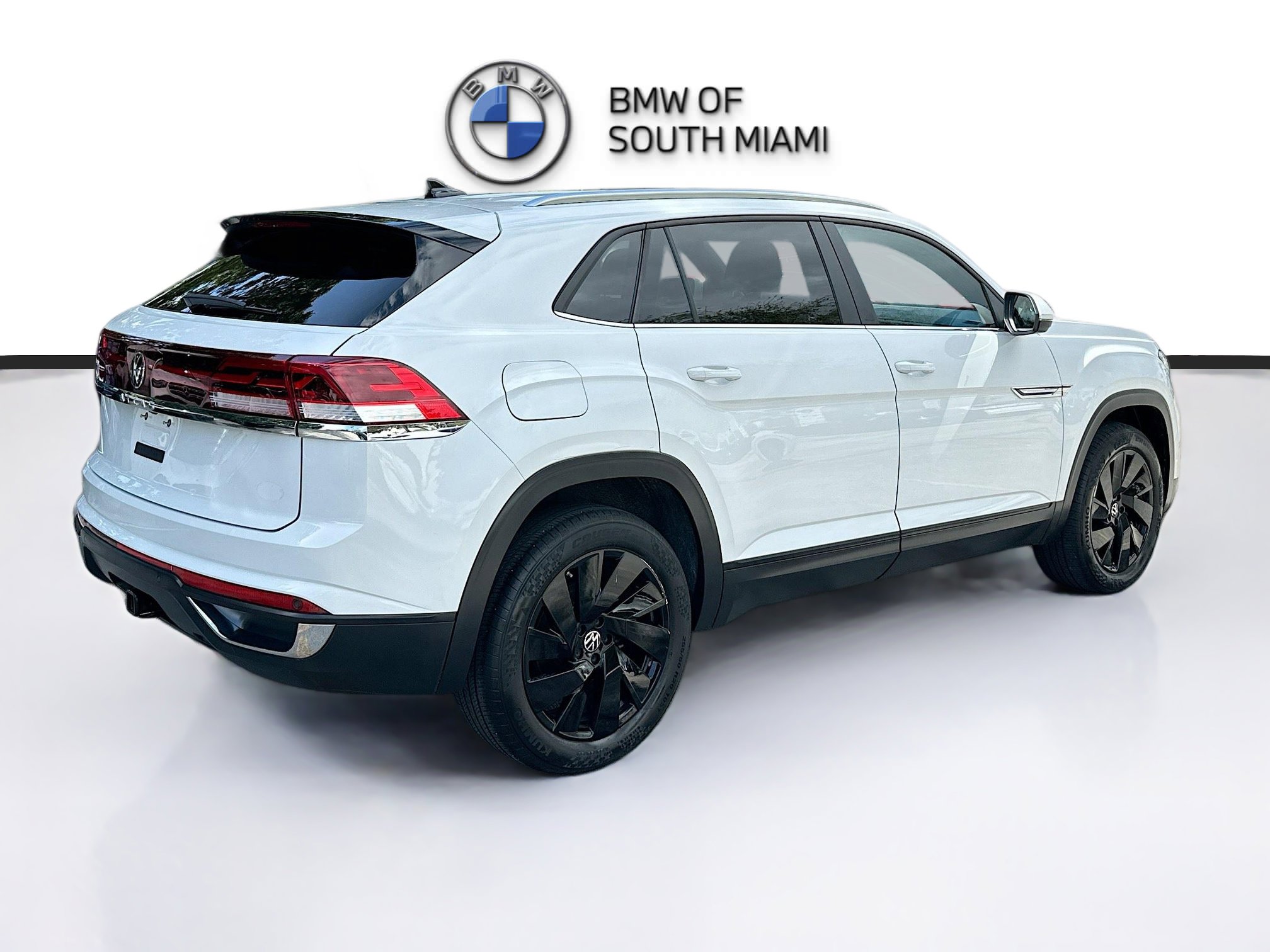 Used 2024 Volkswagen Atlas Cross Sport SE w/ Black Wheel Package image 7