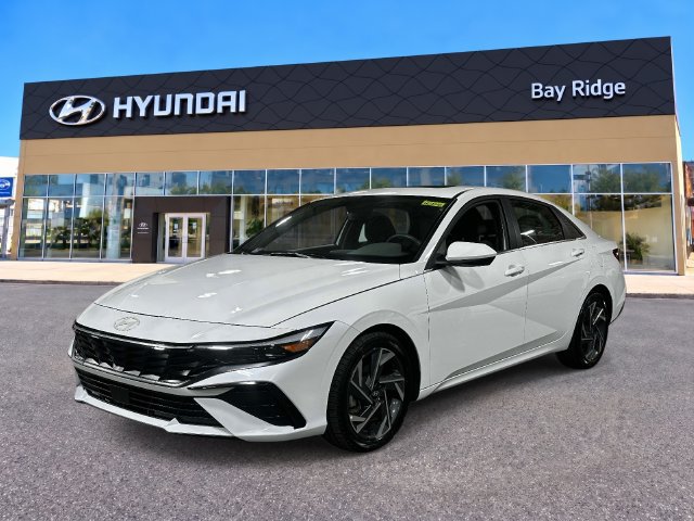 Used 2025 Hyundai Elantra SEL FWD image 10
