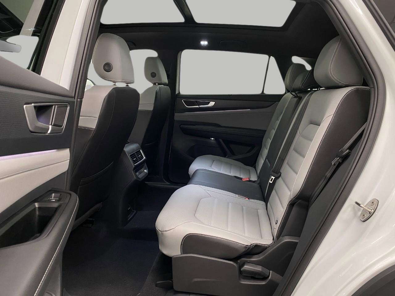 New 2026 Volkswagen Atlas Cross Sport SEL image 30