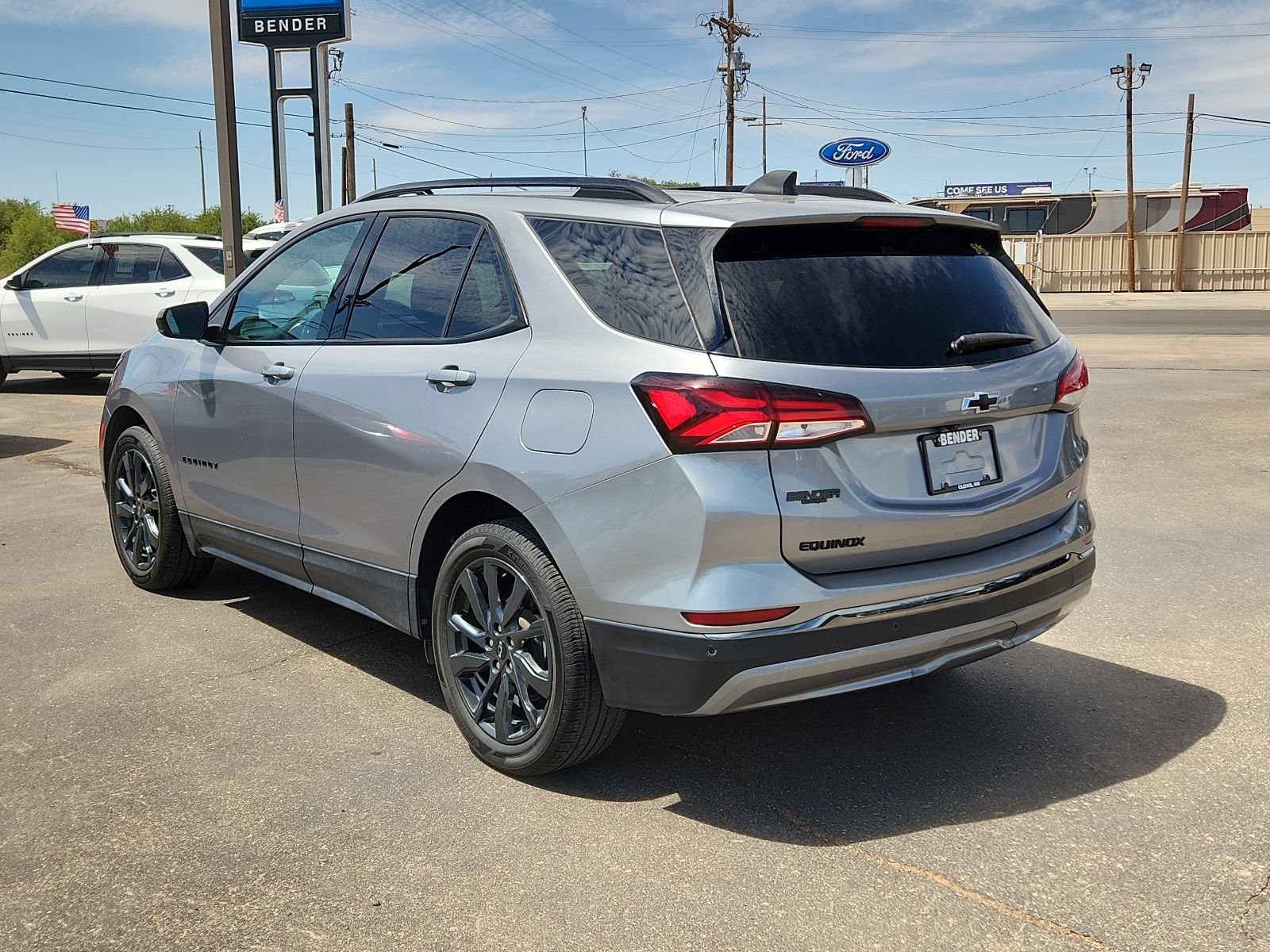 Used 2023 Chevrolet Equinox RS FWD image 3