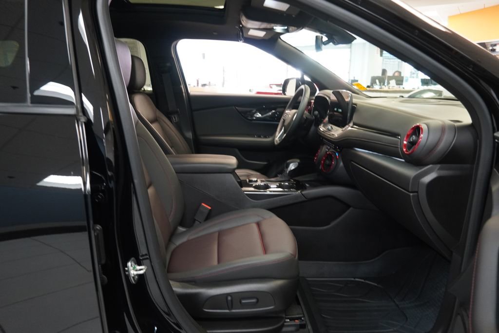Used 2025 Chevrolet Blazer RS w/ LPO, Floor Liner Package AWD/4WD image 28