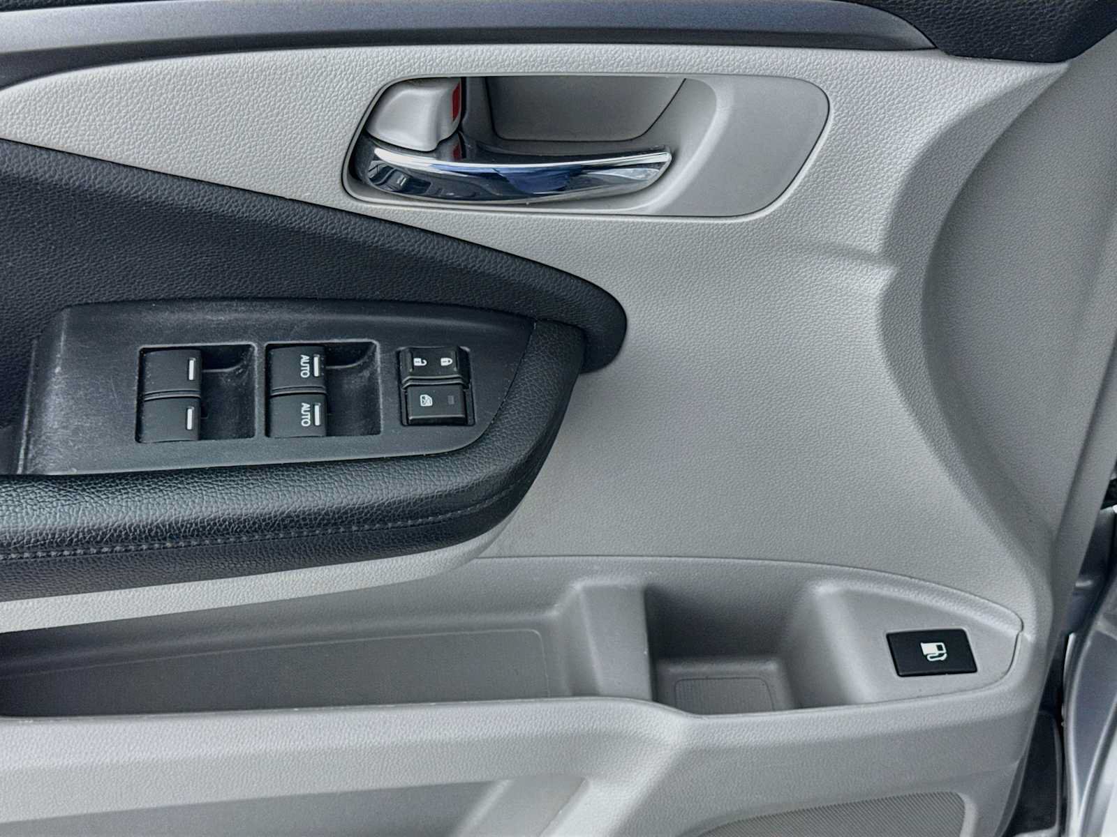 Used 2019 Honda Pilot LX image 15