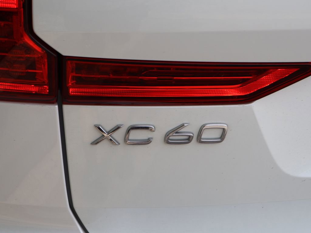 Used 2018 Volvo XC60 T6 Momentum w/ Convenience Package AWD/4WD image 9