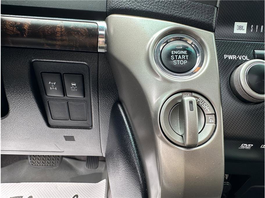 Used 2011 Toyota Land Cruiser w/ Upgrade Pkg image 21